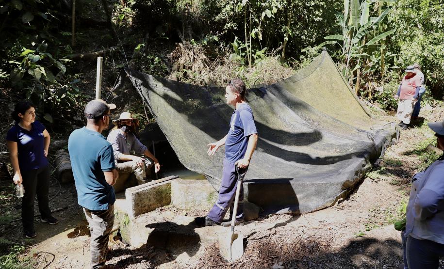 Estiagem comprometeu o abastecimento de comunidades e ilhas. Ação é realizada no âmbito de licenciamento ambiental do Porto de Paranaguá