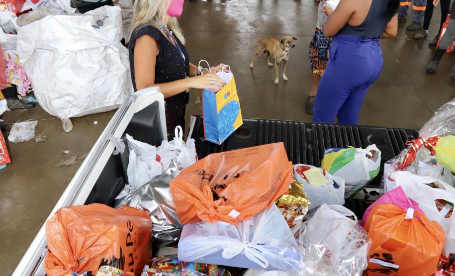 Natal Voluntário faz a alegria de 126 crianças em Paranaguá e Antonina