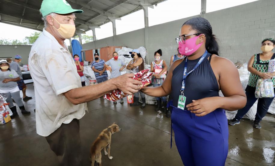 Natal Voluntário faz a alegria de 126 crianças em Paranaguá e Antonina