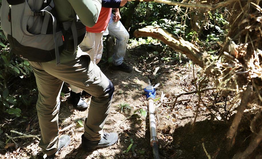 Estiagem comprometeu o abastecimento de comunidades e ilhas. Ação é realizada no âmbito de licenciamento ambiental do Porto de Paranaguá