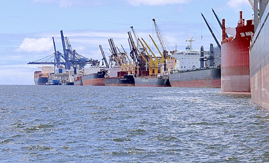 Com os dados do mês de novembro consolidados, os Portos do Paraná completam 53.561.238 toneladas movimentadas nos 11 meses de 2020. O volume é 9% maior que o alcançado no mesmo período de 2019 e 0,36% maior que o registrado durante todo o ano passado.