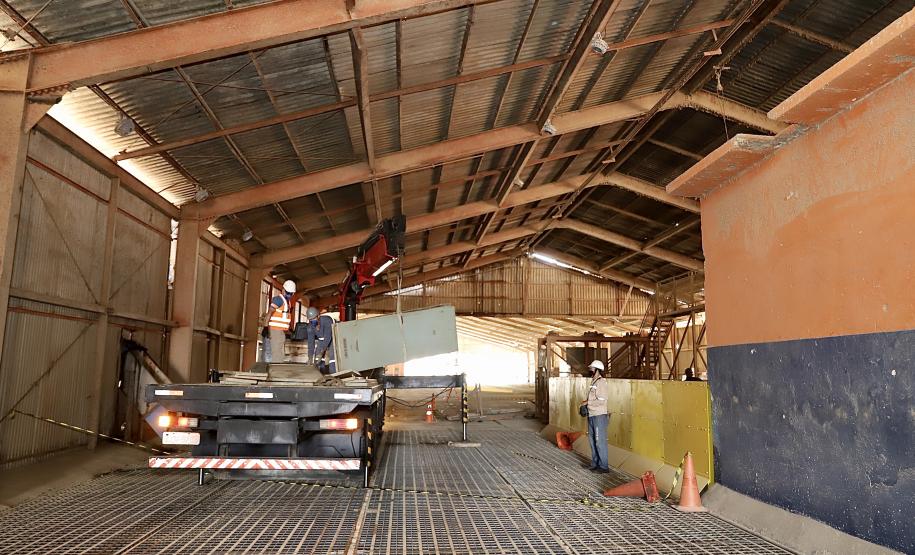 Em parceria com as associações de operadores portuários, empresa Portos do Paraná inicia manutenção corretiva e preventiva do complexo de escoamento dos grãos e farelos no Porto de Paranaguá. Foco é atender a demanda de escoamento da soja que deve se intensificar a partir do final de fevereiro.