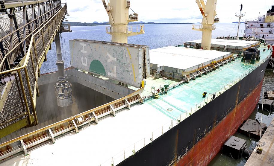 Previsão é movimentar cerca de 6 milhões de toneladas de granéis sólidos. Para isso, objetivo é ter máxima produtividade nos três berços a leste do cais e o do corredor oeste.