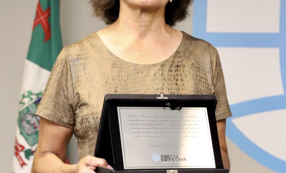 A antoninense Maricy Meira da Rocha começou a trabalhar no Porto quando tinha 18 anos. Hoje, aos 64, prestes a completar 47 anos de trabalho portuário, ela se orgulha muito da carreira que construiu.