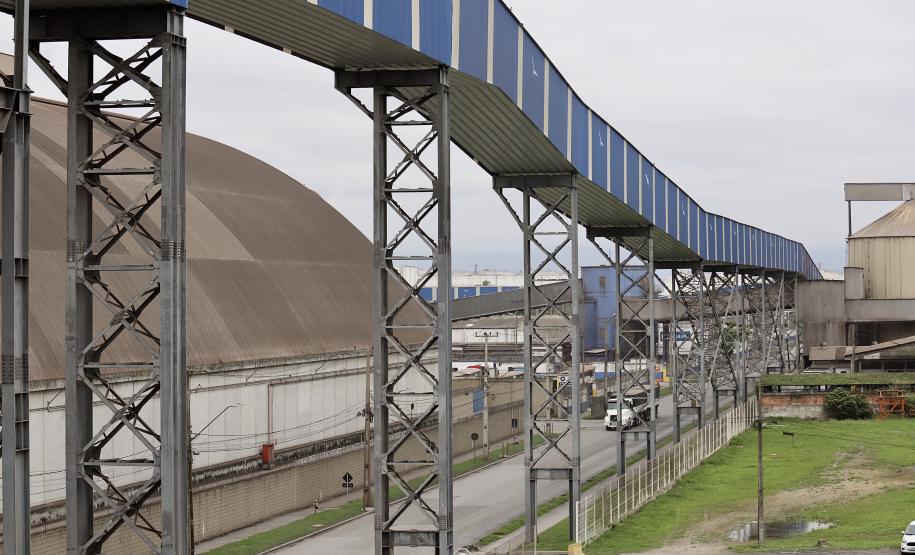 Previsão é movimentar cerca de 6 milhões de toneladas de granéis sólidos. Para isso, objetivo é ter máxima produtividade nos três berços a leste do cais e o do corredor oeste.