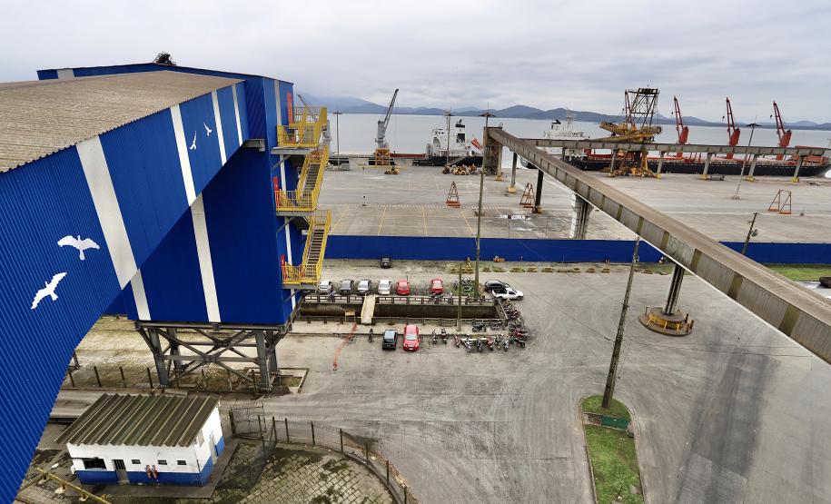 Previsão é movimentar cerca de 6 milhões de toneladas de granéis sólidos. Para isso, objetivo é ter máxima produtividade nos três berços a leste do cais e o do corredor oeste.