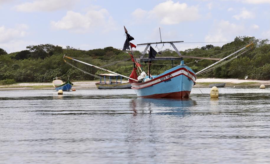 Empresa Portos do Paraná promove ações de comunicação e valorização da atividade, aproveitando o aumento no número de veranistas nas praias. A atividade garante renda a cerca de 6 mil famílias no litoral paranaense.