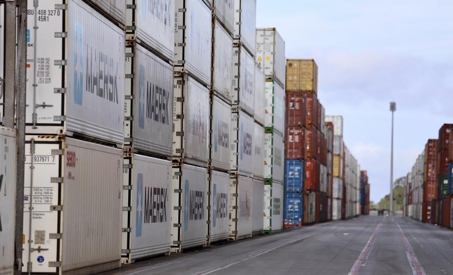 Foram 8.541.091 toneladas, 508.664 toneladas a mais que no ano anterior. Os produtos em contêineres representam 14,9% da movimentação geral dos portos do Paraná.