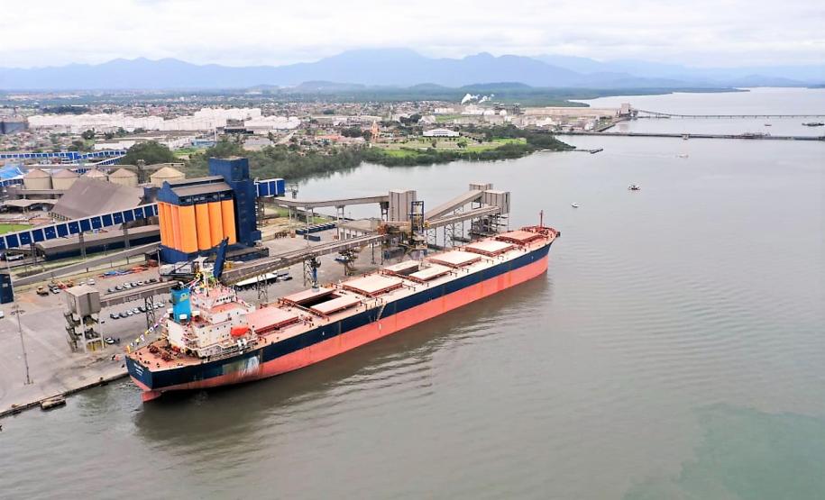 Medida consta de portaria do Instituto Água e Terra e se deve à pandemia. Relatório é exigido de empresas com atividades que possam resultar em acidentes com impacto para a população do seu entorno.