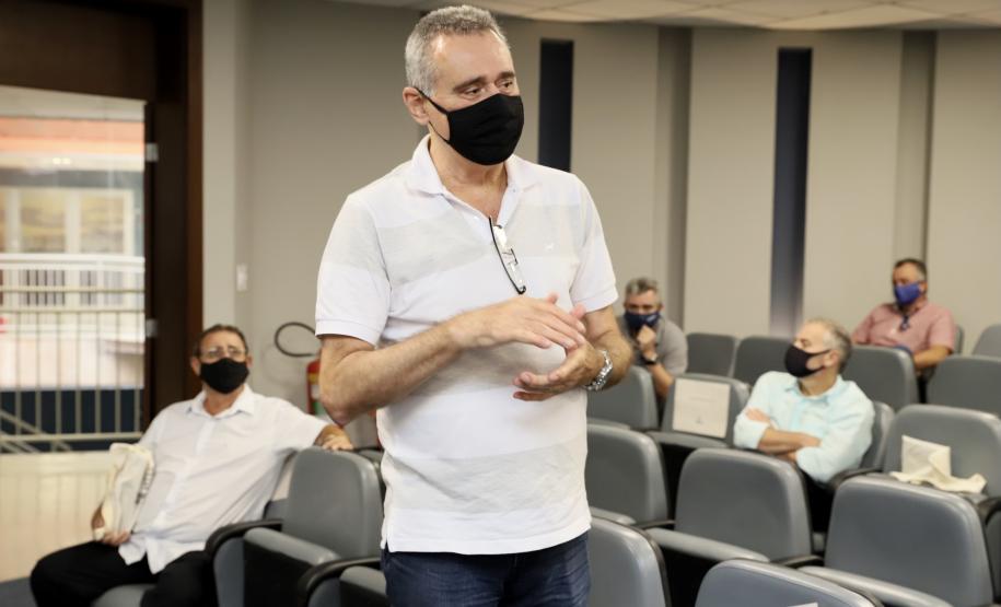 A Portos do Paraná encerrou nesta quarta-feira, dia 27, a entrega das homenagens aos colaboradores com mais tempo de empresa. Foram 38 portuários que receberam uma placa de agradecimento pelos mais de 40 anos de dedicação à empresa pública.