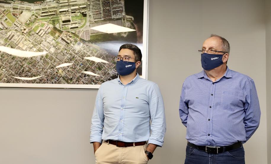 Na semana do Dia do Portuário, 39 colaboradores com mais de 40 anos de casa recebem placa de agradecimento pelos serviços prestados.