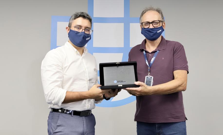 A Portos do Paraná encerrou nesta quarta-feira, dia 27, a entrega das homenagens aos colaboradores com mais tempo de empresa. Foram 38 portuários que receberam uma placa de agradecimento pelos mais de 40 anos de dedicação à empresa pública.