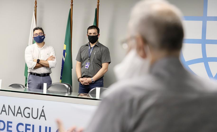 A Portos do Paraná encerrou nesta quarta-feira, dia 27, a entrega das homenagens aos colaboradores com mais tempo de empresa. Foram 38 portuários que receberam uma placa de agradecimento pelos mais de 40 anos de dedicação à empresa pública.