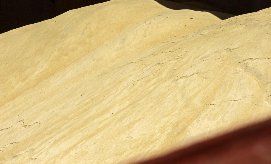 Em 31 dias foram quase 3,6 milhões de toneladas de cargas movimentadas, aumento de 4% em relação ao mesmo mês do ano passado. Apesar do grande volume de chuva, a alta foi registrada tanto na importação quanto na importação.