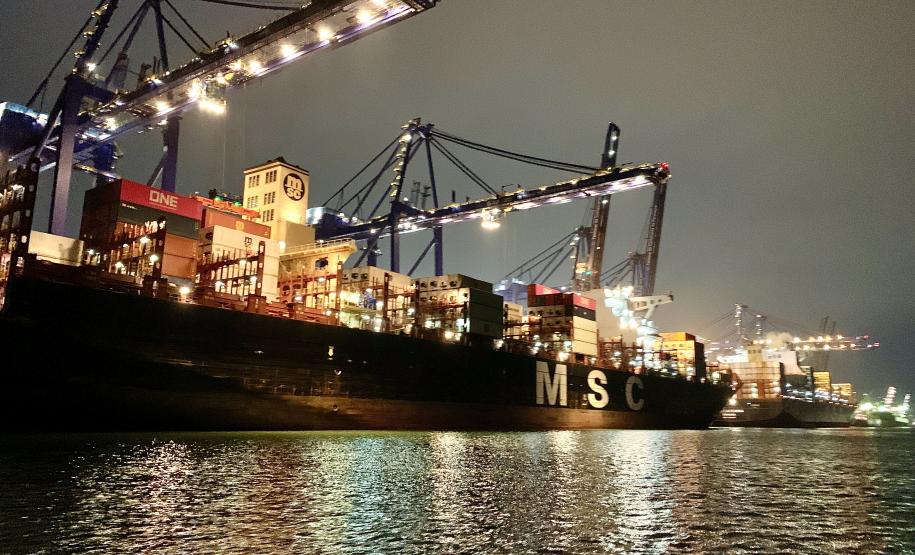 Volume de chuva registrado em janeiro deste ano em Paranaguá foi 356,4% maior que no mesmo mês de 2020. Paralisações somaram 12,6 dias no mês, tempo cerca de 82% maior que em janeiro do ano passado.