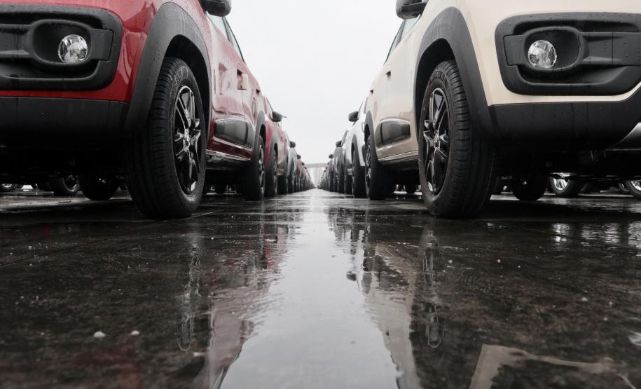 Volume de chuva registrado em janeiro deste ano em Paranaguá foi 356,4% maior que no mesmo mês de 2020. Paralisações somaram 12,6 dias no mês, tempo cerca de 82% maior que em janeiro do ano passado.