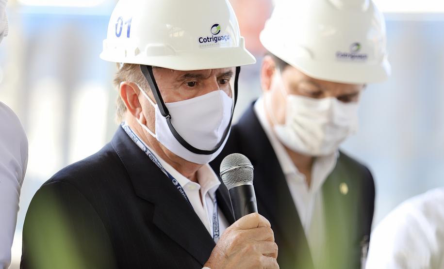 A Cotriguaçu, um dos onze terminais que integram o Corredor de Exportação Leste do Porto de Paranaguá, inaugurou, nesta quarta-feira (10), um novo desvio ferroviário. O investimento privado na remodelação, de R$8 milhões, vai ao encontro do Plano Estadual Ferroviário e dos projetos da Portos do Paraná para ampliação da capacidade e participação do modal no transporte de carga.