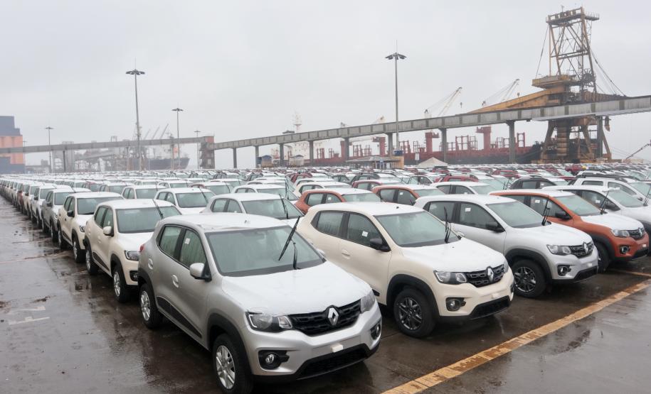 Volume de chuva registrado em janeiro deste ano em Paranaguá foi 356,4% maior que no mesmo mês de 2020. Paralisações somaram 12,6 dias no mês, tempo cerca de 82% maior que em janeiro do ano passado.