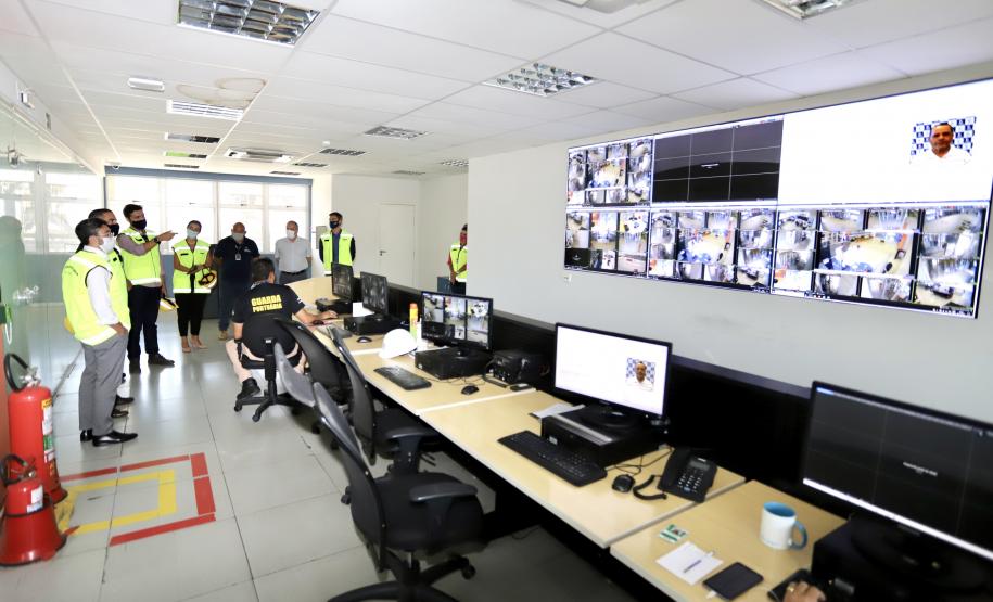 Referência nacional, Portos do Paraná recebe equipe da Codesa