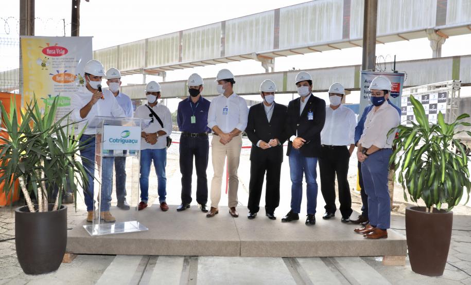 A Cotriguaçu, um dos onze terminais que integram o Corredor de Exportação Leste do Porto de Paranaguá, inaugurou, nesta quarta-feira (10), um novo desvio ferroviário. O investimento privado na remodelação, de R$8 milhões, vai ao encontro do Plano Estadual Ferroviário e dos projetos da Portos do Paraná para ampliação da capacidade e participação do modal no transporte de carga.