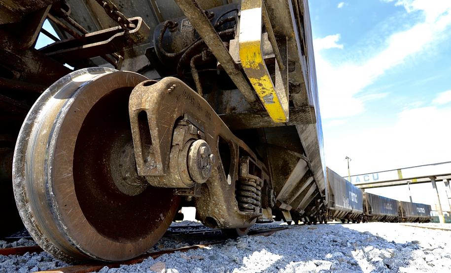 A Cotriguaçu, um dos onze terminais que integram o Corredor de Exportação Leste do Porto de Paranaguá, inaugurou, nesta quarta-feira (10), um novo desvio ferroviário. O investimento privado na remodelação, de R$8 milhões, vai ao encontro do Plano Estadual Ferroviário e dos projetos da Portos do Paraná para ampliação da capacidade e participação do modal no transporte de carga.