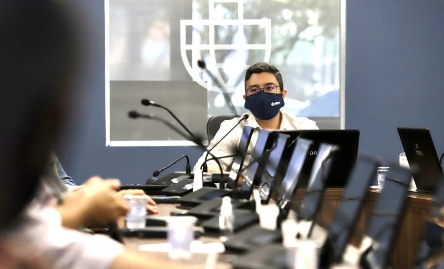 A comitiva conheceu os projetos que a Portos do Paraná desenvolve para aumentar a participação dessa matriz modal no transporte de carga. A pauta do encontro foi a importância da integração.