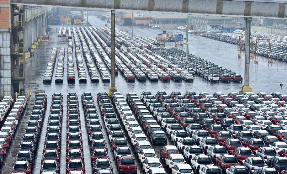 Volume de chuva registrado em janeiro deste ano em Paranaguá foi 356,4% maior que no mesmo mês de 2020. Paralisações somaram 12,6 dias no mês, tempo cerca de 82% maior que em janeiro do ano passado.