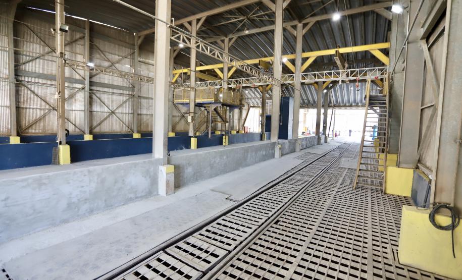 A Cotriguaçu, um dos onze terminais que integram o Corredor de Exportação Leste do Porto de Paranaguá, inaugurou, nesta quarta-feira (10), um novo desvio ferroviário. O investimento privado na remodelação, de R$8 milhões, vai ao encontro do Plano Estadual Ferroviário e dos projetos da Portos do Paraná para ampliação da capacidade e participação do modal no transporte de carga.