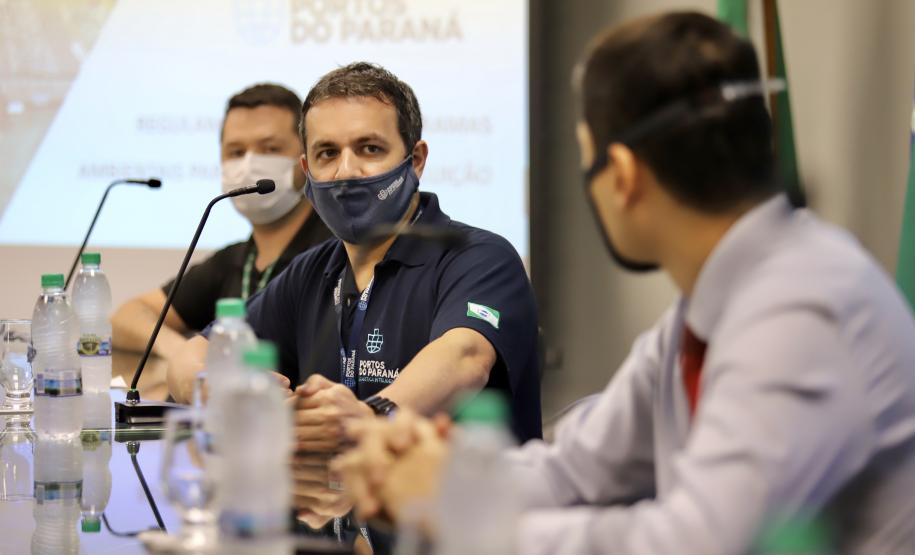 A Portos do Paraná compartilha com a Polícia Federal os dados obtidos nos 27  programas de monitoramentos ambientais. As informações colaboram com a operação “30 Days at Sea 3.0” (30 Dias no Mar) da International Criminal Police Organization - INTERPOL. A ação envolve cerca de 60 países e tem como foco principal o combate à poluição marítima.