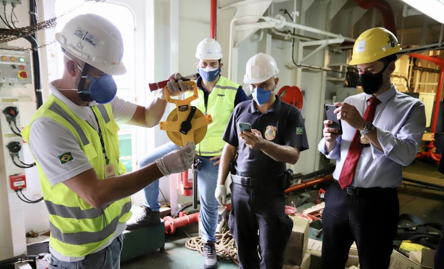 A Portos do Paraná compartilha com a Polícia Federal os dados obtidos nos 27  programas de monitoramentos ambientais. As informações colaboram com a operação “30 Days at Sea 3.0” (30 Dias no Mar) da International Criminal Police Organization - INTERPOL. A ação envolve cerca de 60 países e tem como foco principal o combate à poluição marítima.