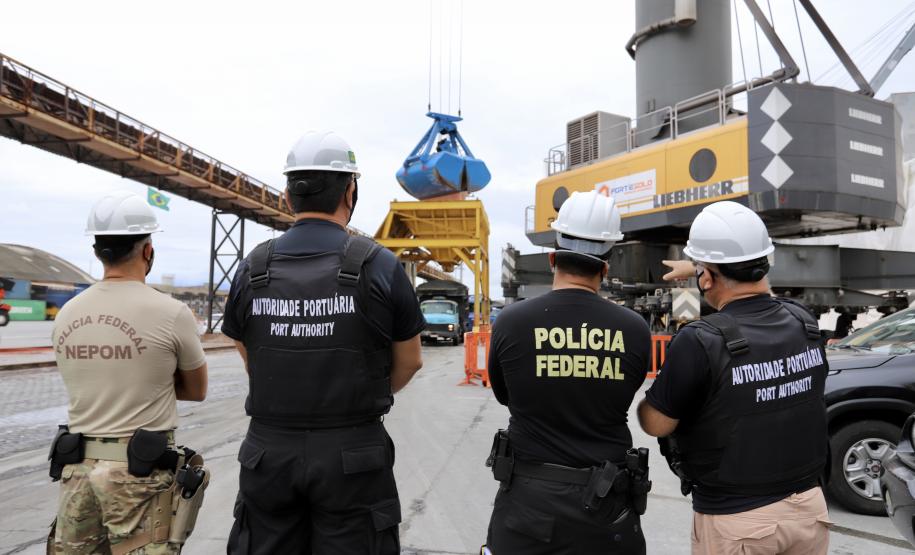 A Portos do Paraná compartilha com a Polícia Federal os dados obtidos nos 27  programas de monitoramentos ambientais. As informações colaboram com a operação “30 Days at Sea 3.0” (30 Dias no Mar) da International Criminal Police Organization - INTERPOL. A ação envolve cerca de 60 países e tem como foco principal o combate à poluição marítima.