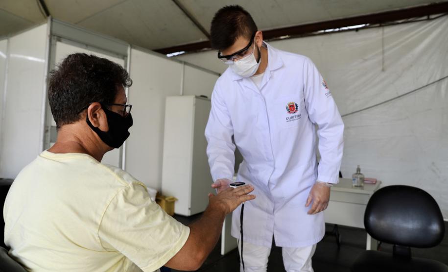 O auge do escoamento da safra coincide com o pico de novos casos e mortes pela Covid-19 no Brasil e no Paraná. Por isso, a Portos do Paraná conta com a consciência e a parceria dos motoristas.