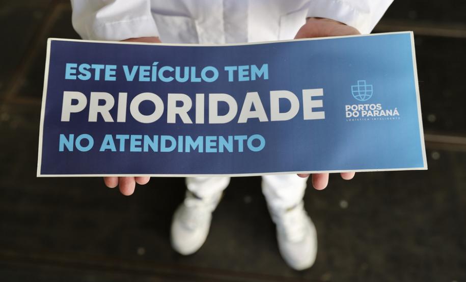 O auge do escoamento da safra coincide com o pico de novos casos e mortes pela Covid-19 no Brasil e no Paraná. Por isso, a Portos do Paraná conta com a consciência e a parceria dos motoristas.