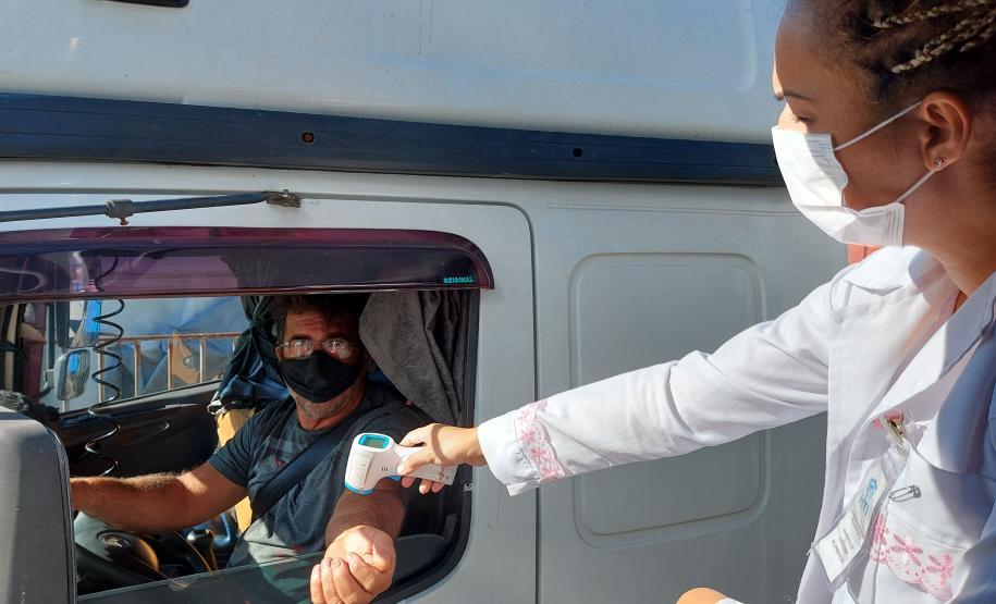 Nesta quinta-feira (25), a estrutura médica completa um ano nos terminais portuários do Paraná. Foram mais de 1,6 milhão de trabalhadores atendidos nas barreiras sanitárias de acesso ao cais e Pátio de Triagem.