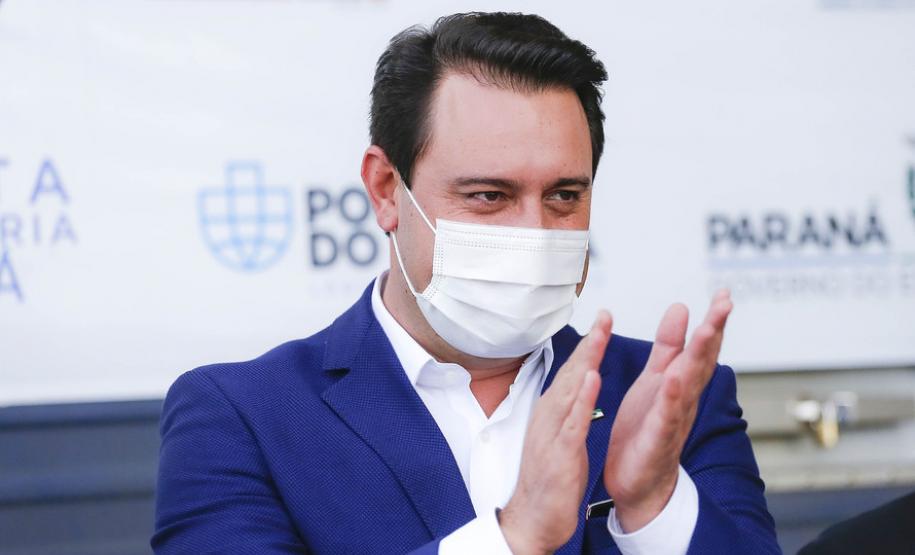 Foram arrecadadas 125 toneladas de alimentos, parte deles entregue nesta quarta-feira (31) ao governador Carlos Massa Ratinho Junior para posterior distribuição às famílias vulneráveis.  Doações fazem parta da campanha Cesta Solidária.