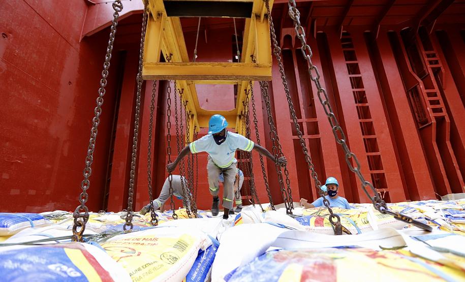 Produto abre tendência para embarque de outros itens alimentícios em sacas, na modalidade conhecida como break bulk ou carga geral. São 247.200 sacas, de 25 quilos cada, que têm como destino a República Democrática do Congo.