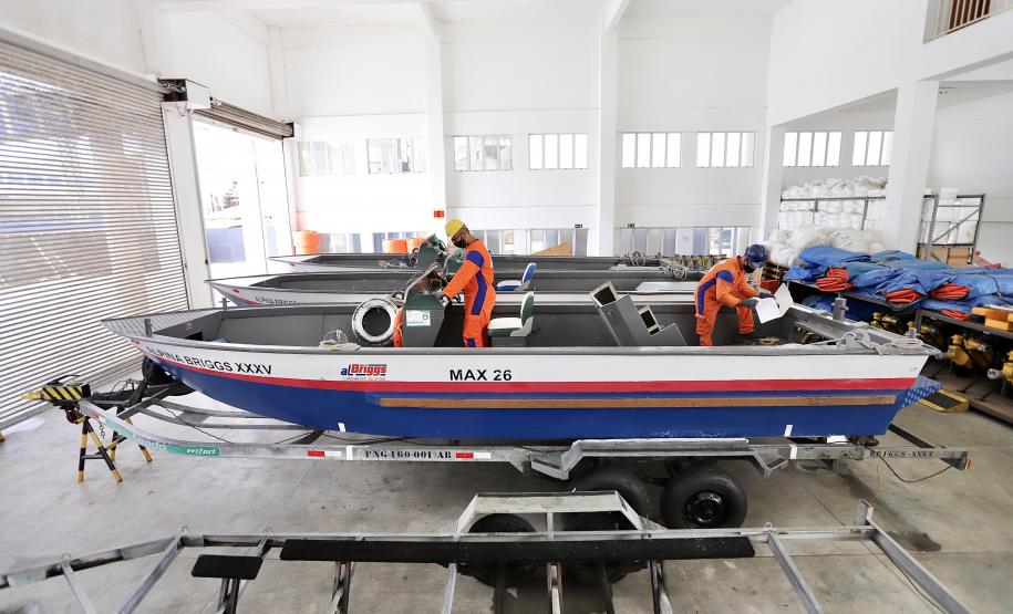 Quase 12 anos após o último incidente de grande proporção registrado em área do porto organizado, a Portos do Paraná reafirma seu compromisso com a preservação da vida, da saúde e do meio ambiente no desenvolvimento das atividades portuárias no Estado.