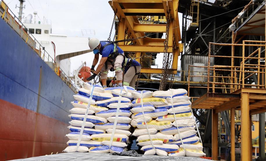 Produto abre tendência para embarque de outros itens alimentícios em sacas, na modalidade conhecida como break bulk ou carga geral. São 247.200 sacas, de 25 quilos cada, que têm como destino a República Democrática do Congo.