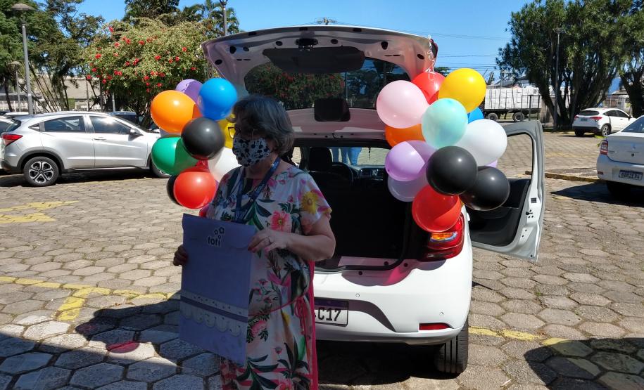 Assistente social e pedagoga da Portos do Paraná ganhou homenagem dos colegas de Recursos Humanos