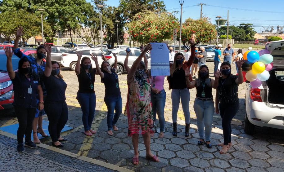Assistente social e pedagoga da Portos do Paraná ganhou homenagem dos colegas de Recursos Humanos