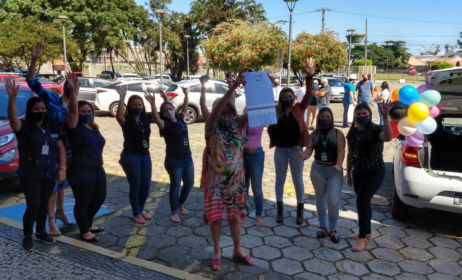 Assistente social e pedagoga da Portos do Paraná ganhou homenagem dos colegas de Recursos Humanos