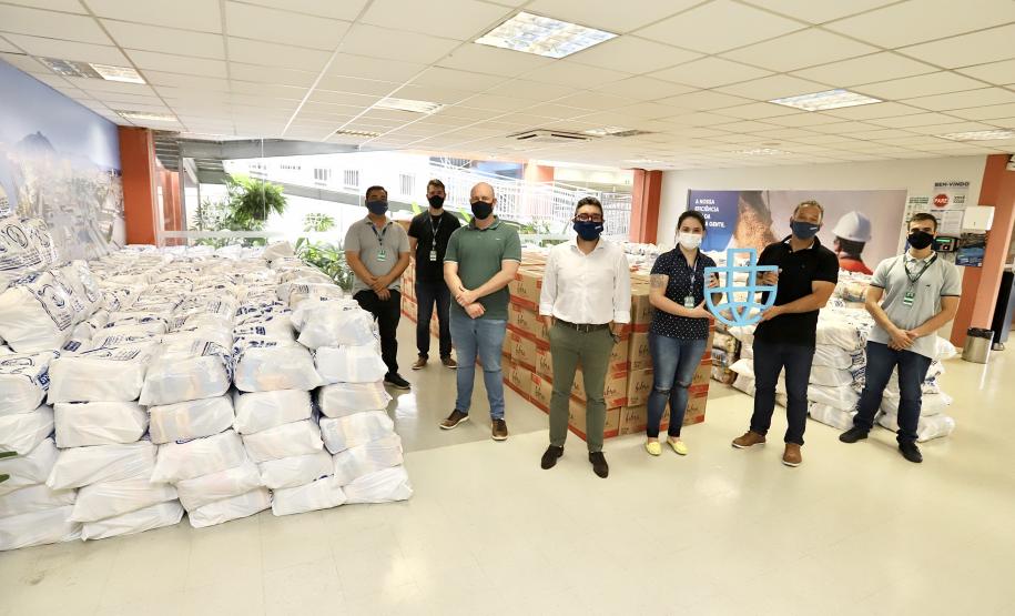 Comunidade portuária arrecada 9 mil cestas básicas para doação