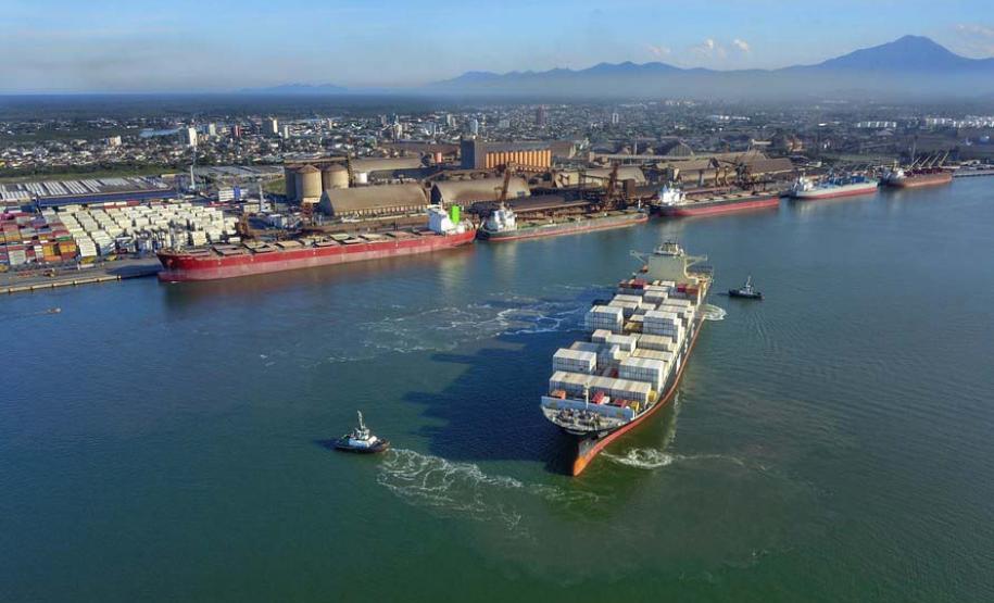 Além do arrendamento de três áreas para movimentação de granéis sólidos (PAR9, PAR14 e PAR15), o PPI aprovou o estudo da concessão do canal de acesso ao Porto de Paranaguá. Leilões vão acontecer entre 2022 e 2023.