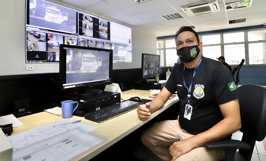 Neste dia 1º de maio, Dia do Trabalhador, a Portos do Paraná destaca a importância do trabalho portuário para a manutenção de diversas atividades econômicas no Estado, direta ou indiretamente. Para marcar a data, a empresa pública lembra do esforço dos trabalhadores dos portos de Paranaguá e Antonina em seguir atuando, durante a pandemia, para garantir a geração de emprego e renda em toda a cadeia logística.