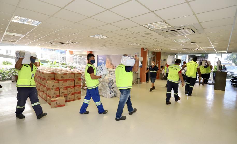 Neste dia 1º de maio, Dia do Trabalhador, a Portos do Paraná destaca a importância do trabalho portuário para a manutenção de diversas atividades econômicas no Estado, direta ou indiretamente. Para marcar a data, a empresa pública lembra do esforço dos trabalhadores dos portos de Paranaguá e Antonina em seguir atuando, durante a pandemia, para garantir a geração de emprego e renda em toda a cadeia logística.