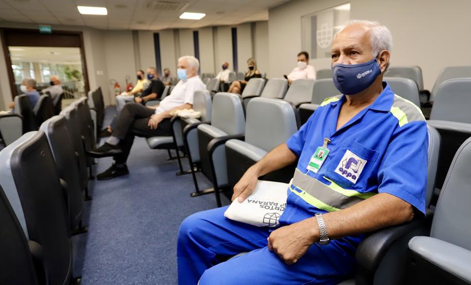 Neste dia 1º de maio, Dia do Trabalhador, a Portos do Paraná destaca a importância do trabalho portuário para a manutenção de diversas atividades econômicas no Estado, direta ou indiretamente. Para marcar a data, a empresa pública lembra do esforço dos trabalhadores dos portos de Paranaguá e Antonina em seguir atuando, durante a pandemia, para garantir a geração de emprego e renda em toda a cadeia logística.