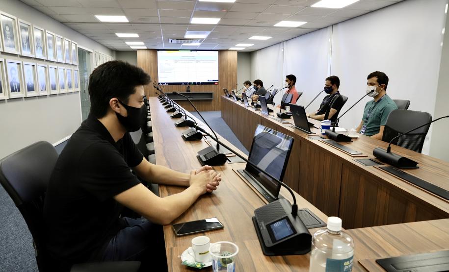 Os gerentes da Portos do Paraná participaram na tarde desta quarta-feira (5) da apresentação do processo de Gestão do Desempenho individual na empresa pública. A sistemática faz parte das atividades de melhorias previstas dentro do projeto Orgulho de Ser Portos do Paraná, para alinhamento e revisão dos modelos de gestão e governança.