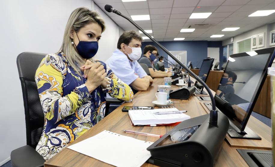 Os gerentes da Portos do Paraná participaram na tarde desta quarta-feira (5) da apresentação do processo de Gestão do Desempenho individual na empresa pública. A sistemática faz parte das atividades de melhorias previstas dentro do projeto Orgulho de Ser Portos do Paraná, para alinhamento e revisão dos modelos de gestão e governança.