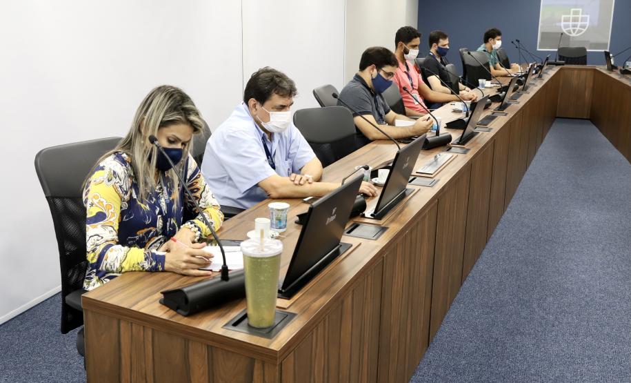 Os gerentes da Portos do Paraná participaram na tarde desta quarta-feira (5) da apresentação do processo de Gestão do Desempenho individual na empresa pública. A sistemática faz parte das atividades de melhorias previstas dentro do projeto Orgulho de Ser Portos do Paraná, para alinhamento e revisão dos modelos de gestão e governança.