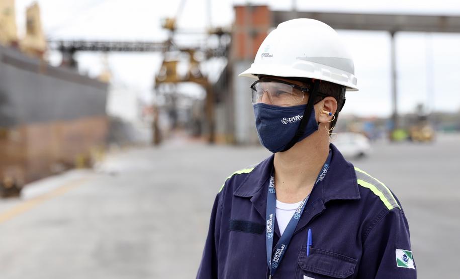 Com novo contrato de apoio à gestão da área, meta é se tornar referência e minimizar os riscos de acidentes na operação portuária. O montante será destinado ao longo dos próximos 30 meses, com dez profissionais para atuar na fiscalização, treinamentos, monitoramento e relatórios.